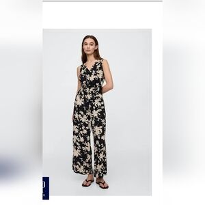 GAP V-Neck Wide-Leg Jumpsuit in Black and Cream